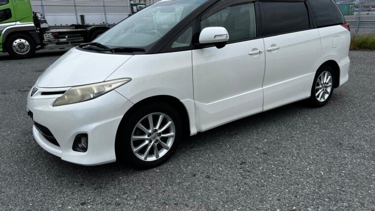 Toyota Estima – 2011