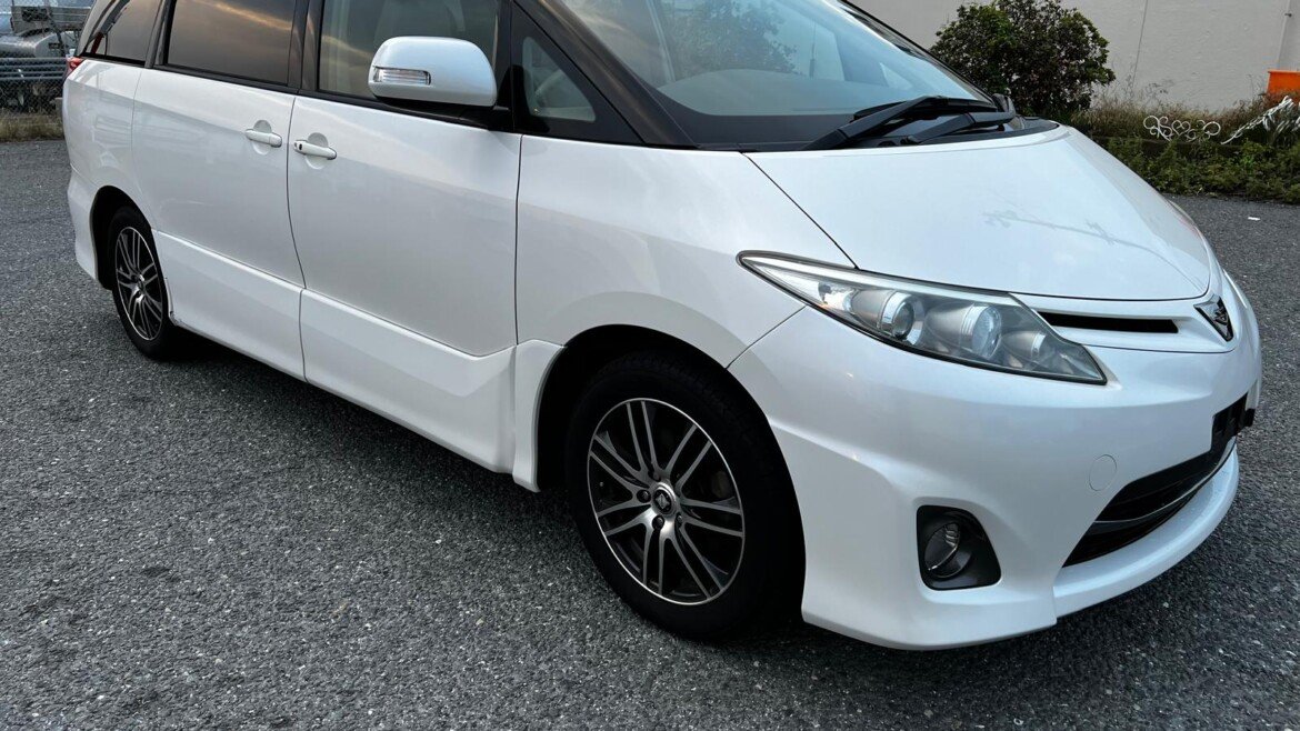 Toyota Estima (2009)