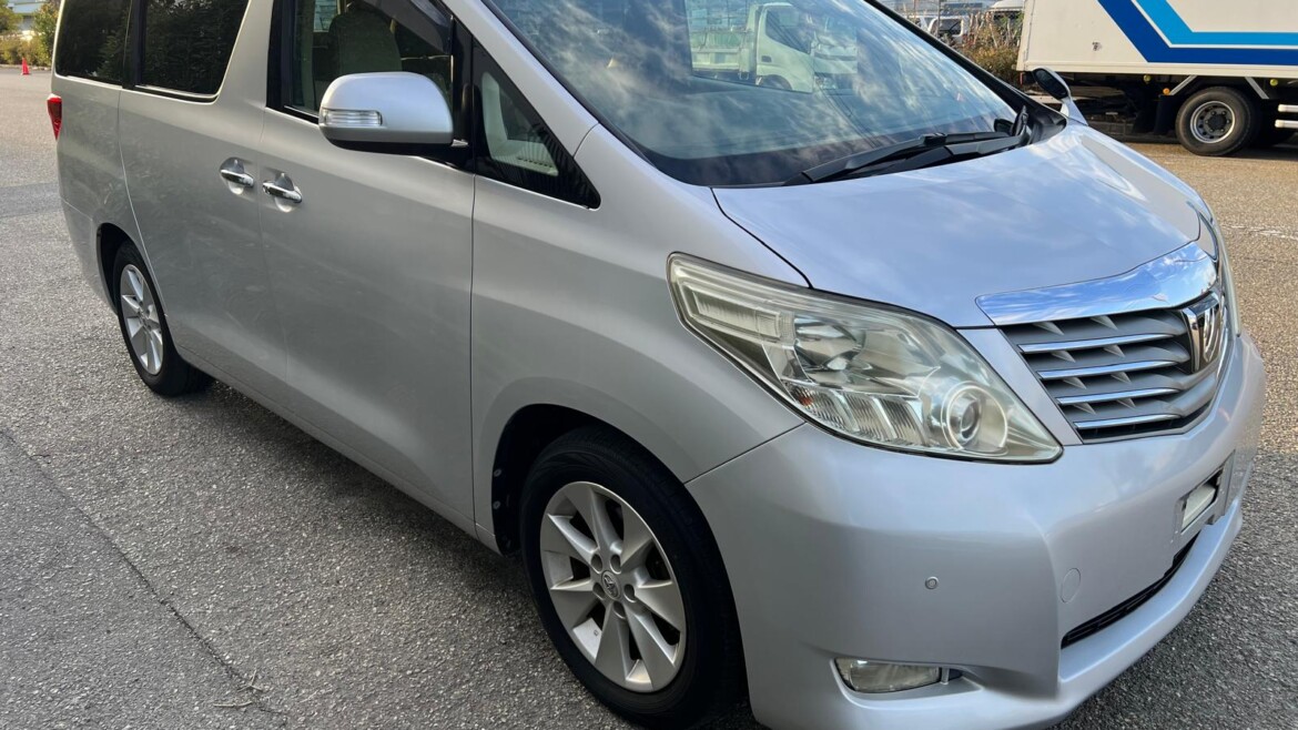Toyota Alphard (2008)